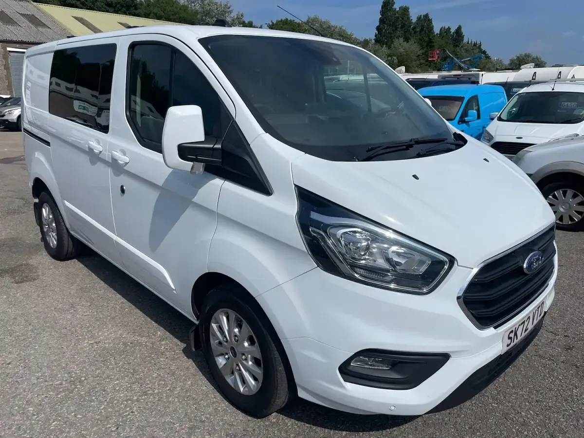 Used Ford Transit Custom Limited 170 HP (125 kW) 2022 White Van