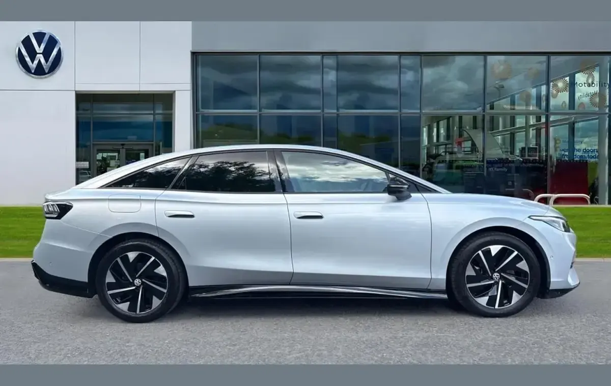 Used VW ID.7 Pro 210 kW (286 HP) 2025 Scale silver metallic Hatchback
