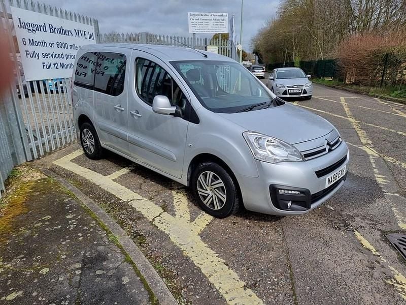 Gebraucht Citroën Berlingo Feel 100 PS (73 kW) 2019 Silber Van / Kleinbus