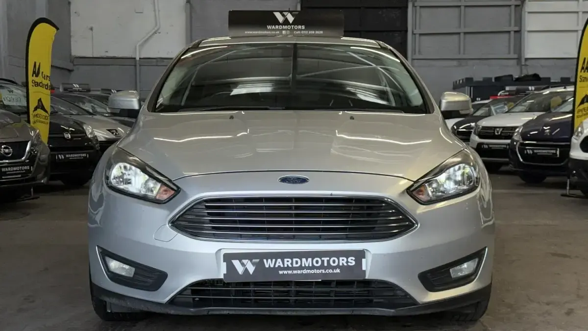 Used Ford Focus Zetec 120 HP (88 kW) 2016 Silver Hatchback