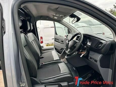 Used Vauxhall Vivaro S 150 HP (110 kW) 2020 Grey MPV