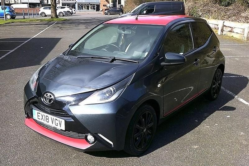 Used Toyota Aygo x-press 2018 Grey Hatchback