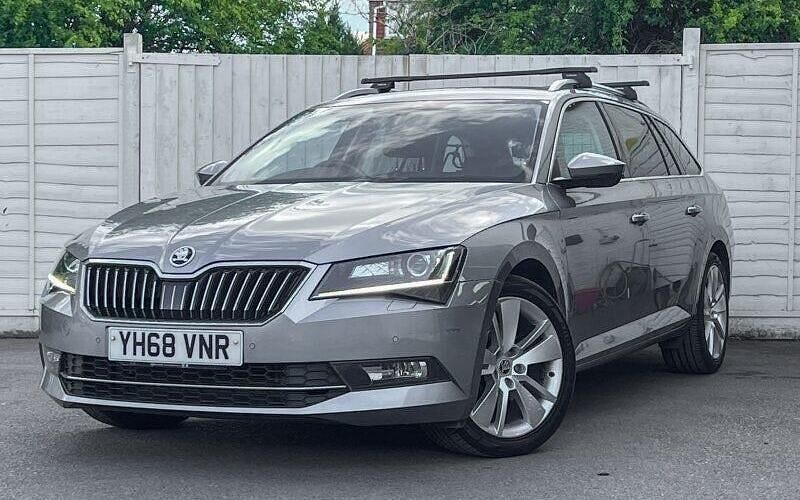 Gebraucht Skoda Superb SE L Executive 190 PS (139 kW) 2019 Kombi