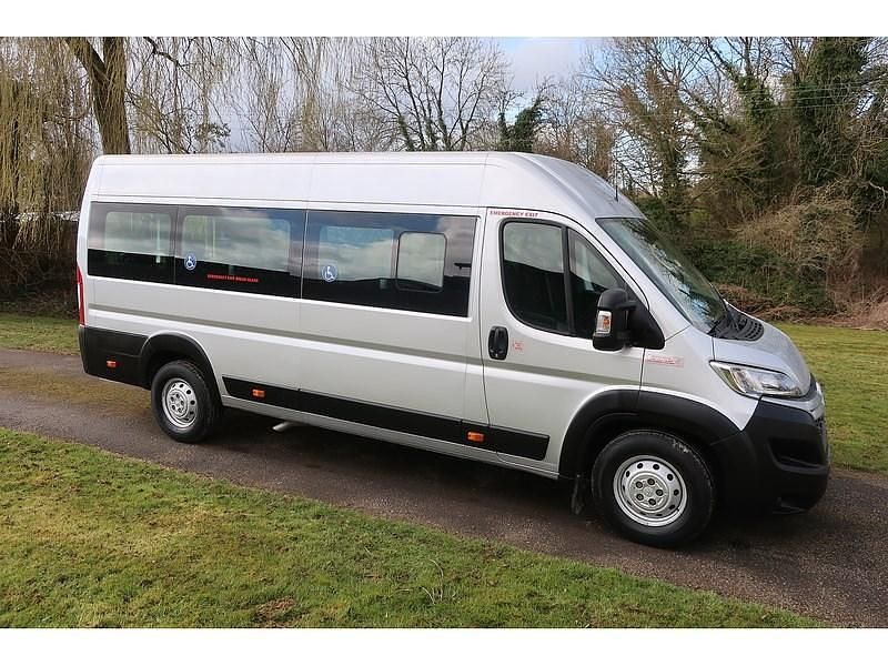 Used Citroën Relay 130 HP (95 kW) 2018 Silver Van