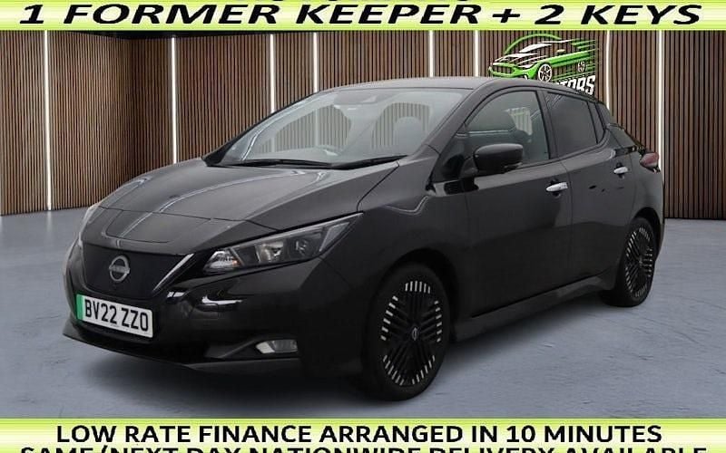 Used 2025 Nissan Leaf N-Connecta Hatchback | £9,888 (Good price) - Image 1/2