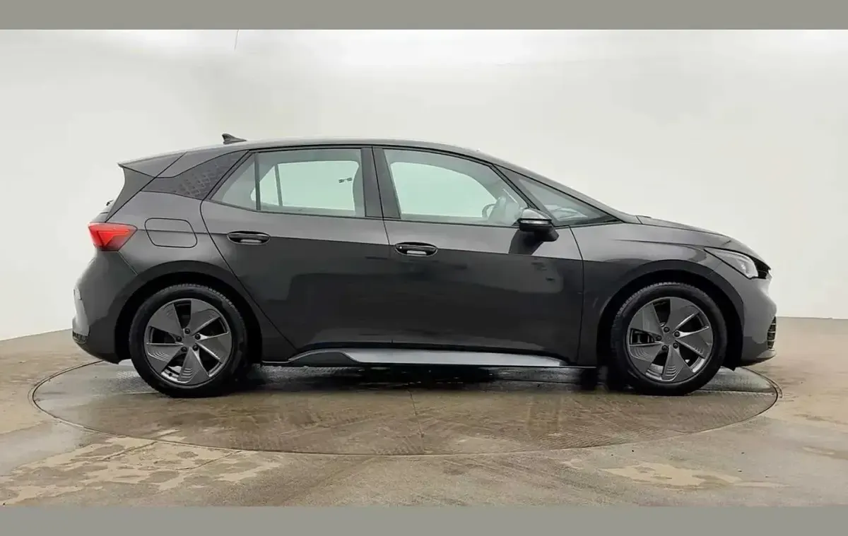 Usado Cupra Born 150 kW (204 HP) 2023 Cinzento Citadino