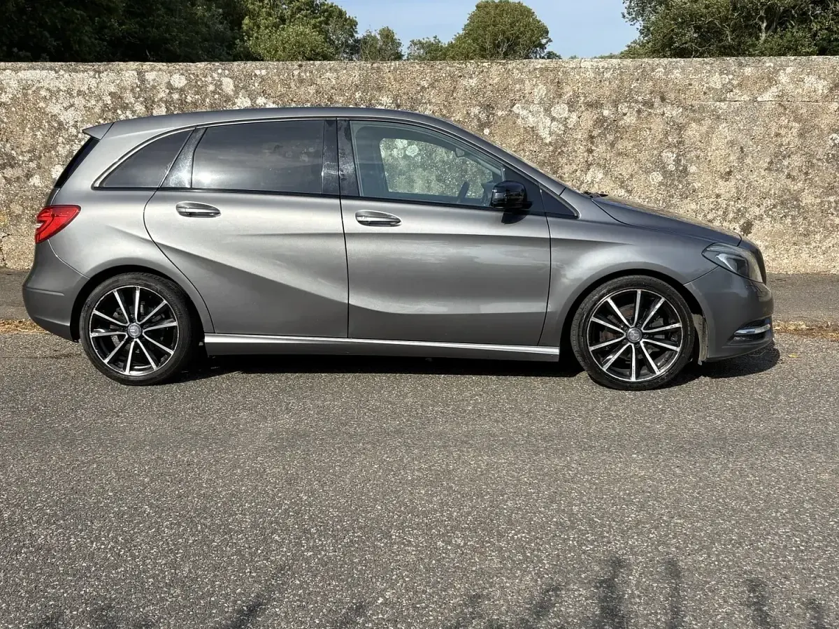 Used Mercedes B200 2013 Grey Hatchback
