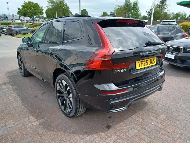 Used Volvo XC60 Plus 250 HP (183 kW) 2025 Black SUV