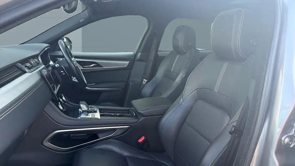 Used Jaguar F-Pace R-Dynamic 250 HP (183 kW) 2021 Eiger grey SUV