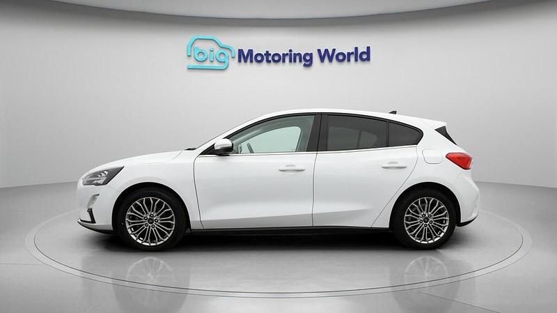 Used Ford Focus Titanium X 155 HP (114 kW) 2021 White Hatchback