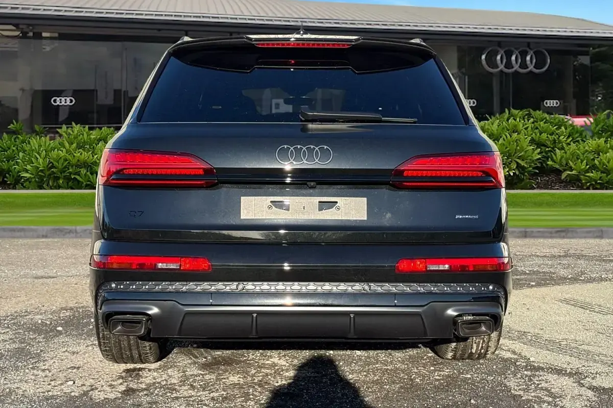 Nuevo Audi Q7 Black Edition 2025 Negro SUV
