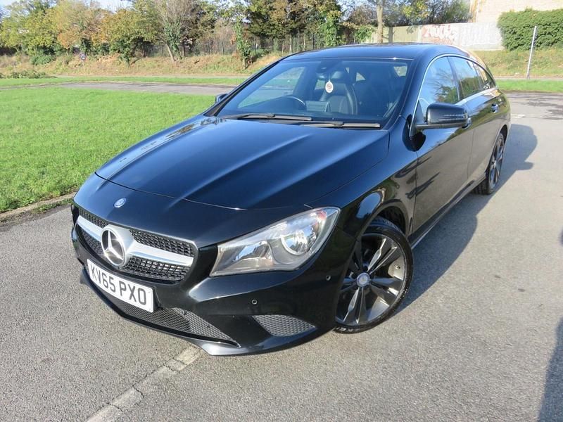Used Mercedes CLA200 Shooting Brake 136 HP (100 kW) 2015 Black Estate