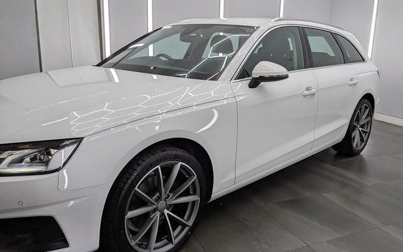 Usado Audi A4 136 HP (100 kW) 2021 Carrinha