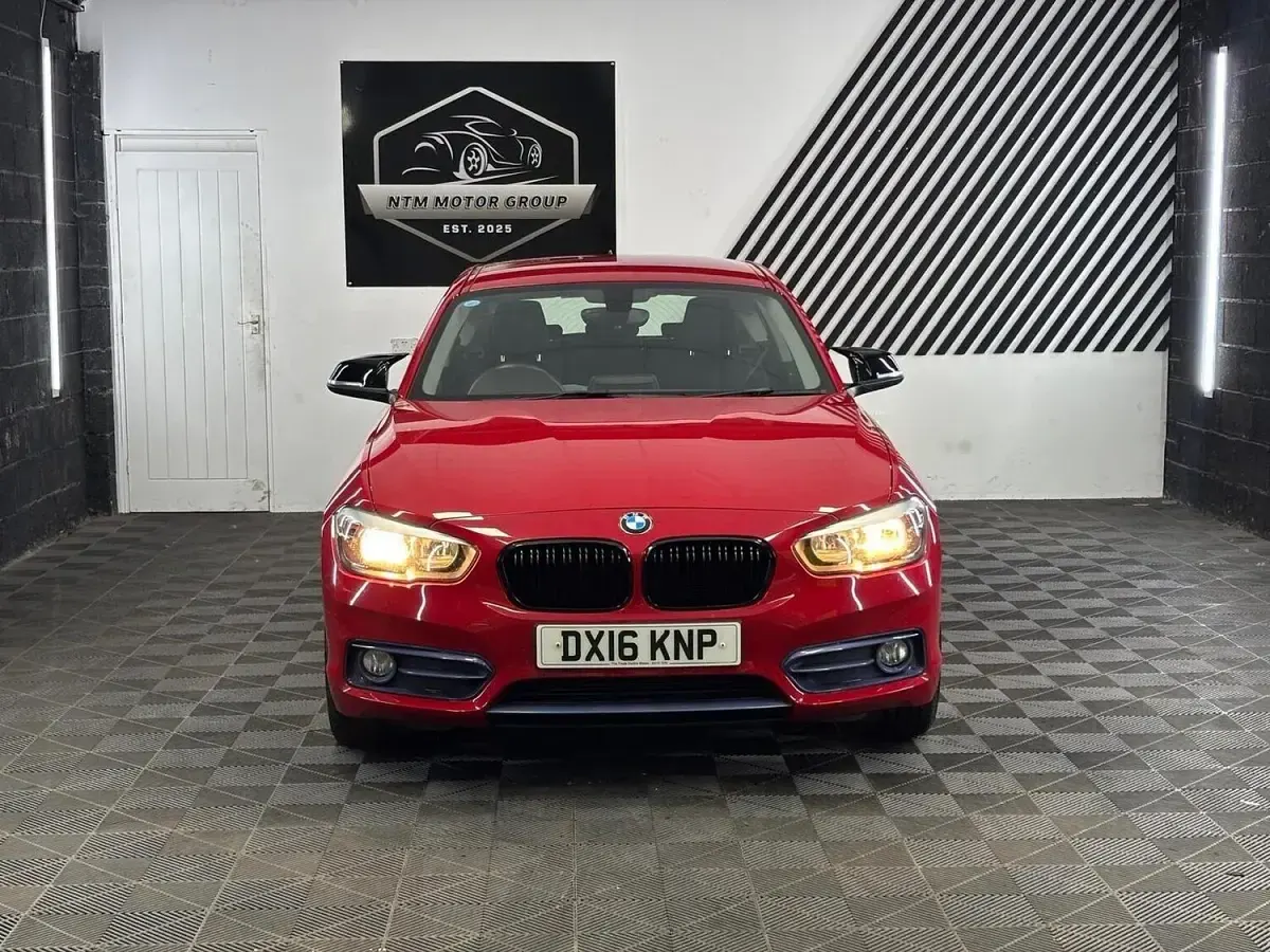 Used BMW 118 Sport Line 2016 Red Hatchback