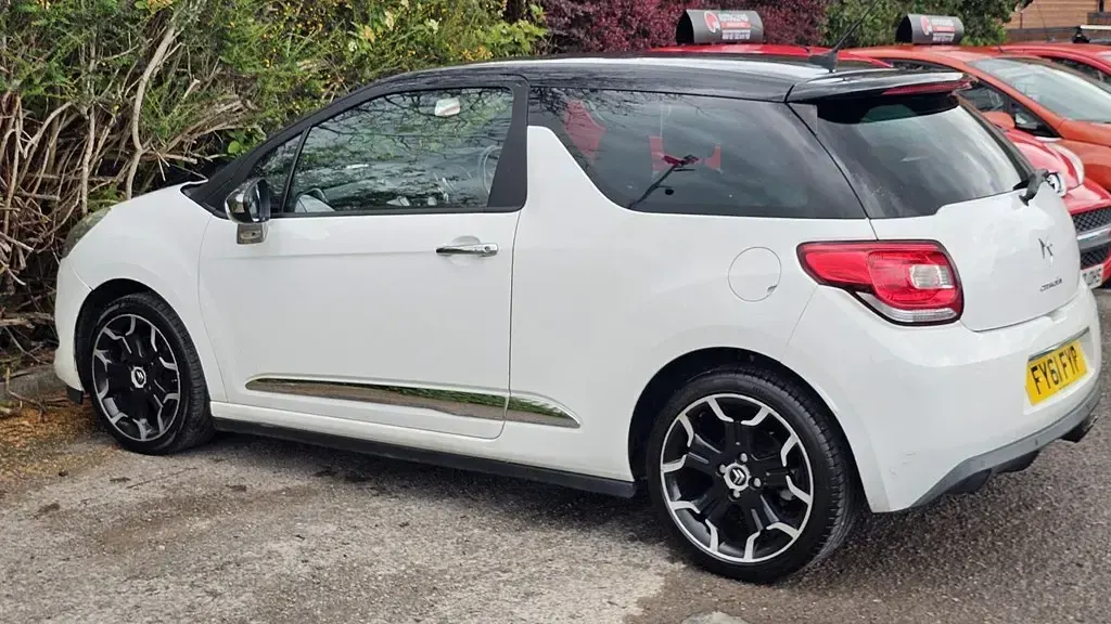 Używany Citroën DS3 2011 Biały Hatchback