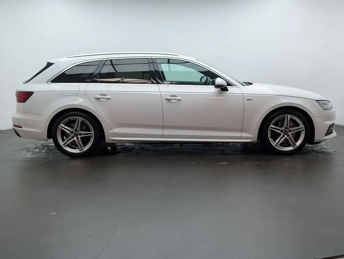 Used Audi A4 S-Line 190 HP (139 kW) 2018 White Estate