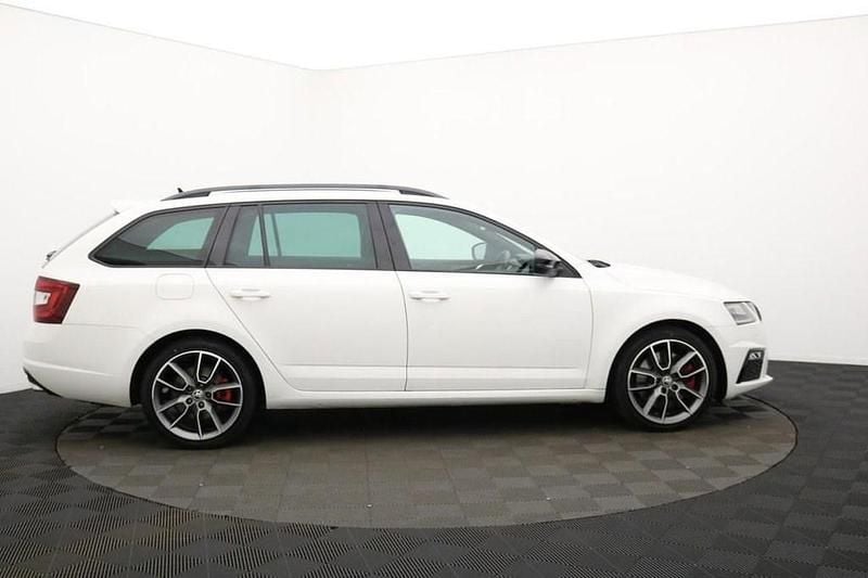 Used Skoda Octavia vRS 245 HP (180 kW) 2020 White Estate