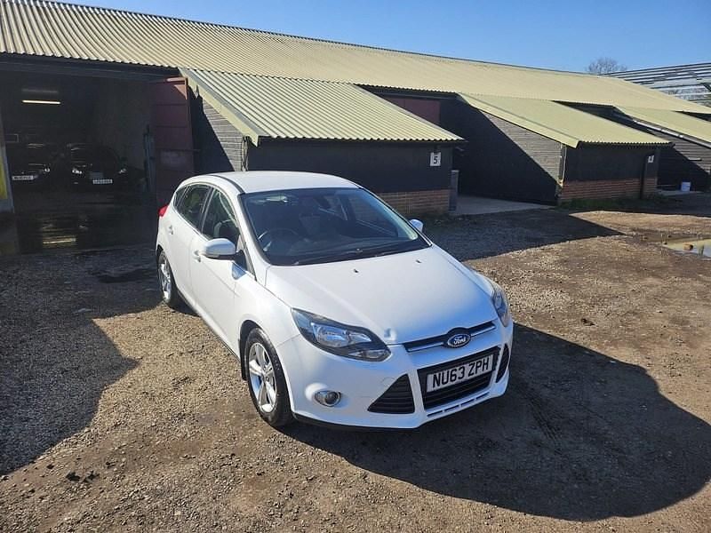 Used Ford Focus Zetec 2013 White