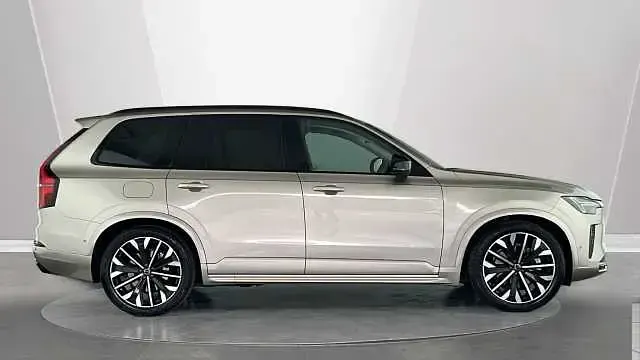 Used Volvo XC90 Plus 247 HP (181 kW) 2026 SUV