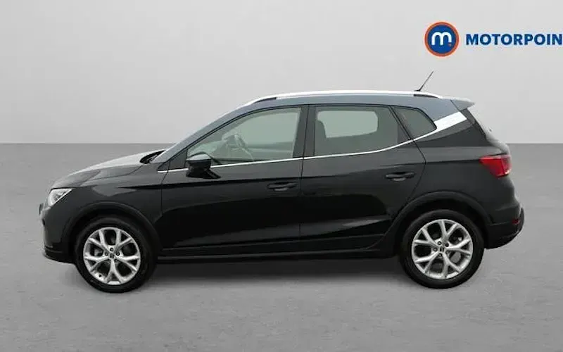 Begagnad Seat Arona FR 110 HK (80 kW) 2023 Svart SUV