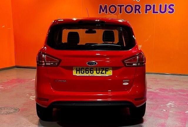 Usado Ford B-MAX Zetec 100 HP (73 kW) 2017 Vermelho Monovolume