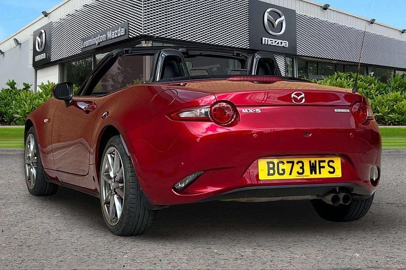 Używany Mazda MX5 Exclusive-Line 184 KM (135 kW) 2023 Czerwony Kabriolet