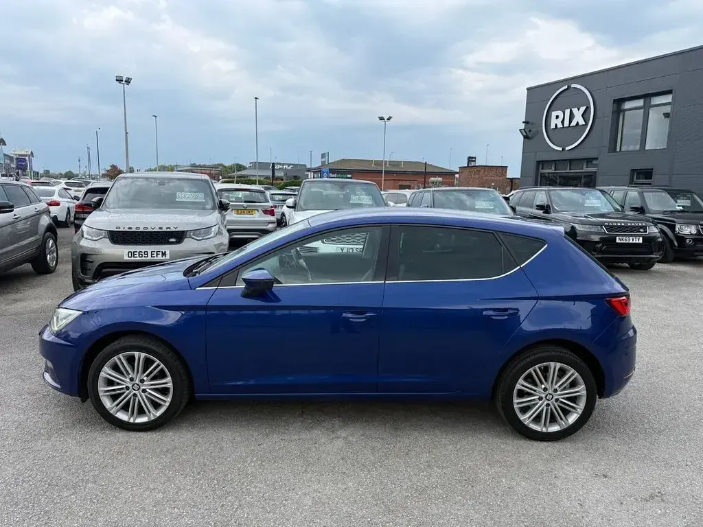 Used Seat Leon XCELLENCE 150 HP (110 kW) 2019 Blue Hatchback