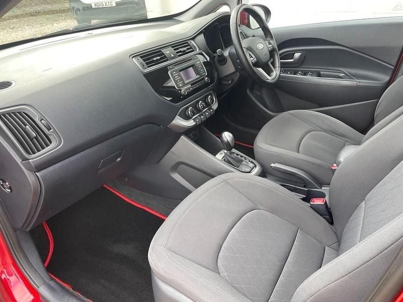 Used Kia Rio 109 HP (80 kW) 2015 Red Hatchback