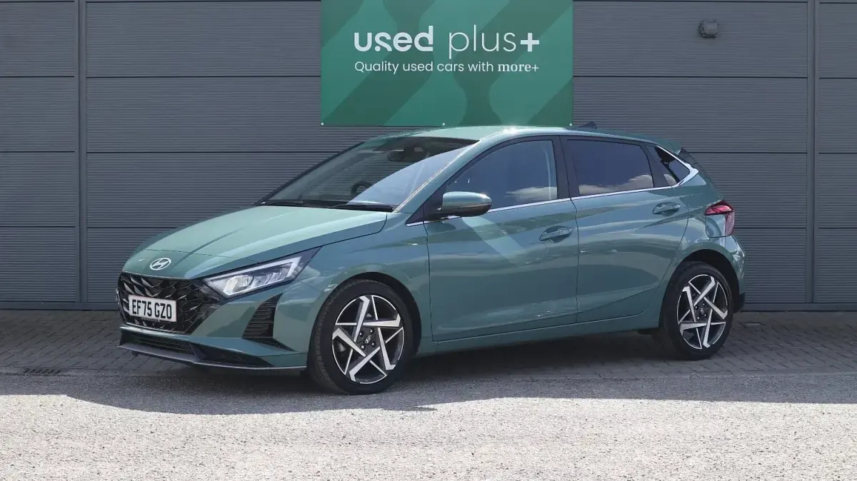 Used Hyundai i20 Premium 100 HP (73 kW) 2025 Green Hatchback