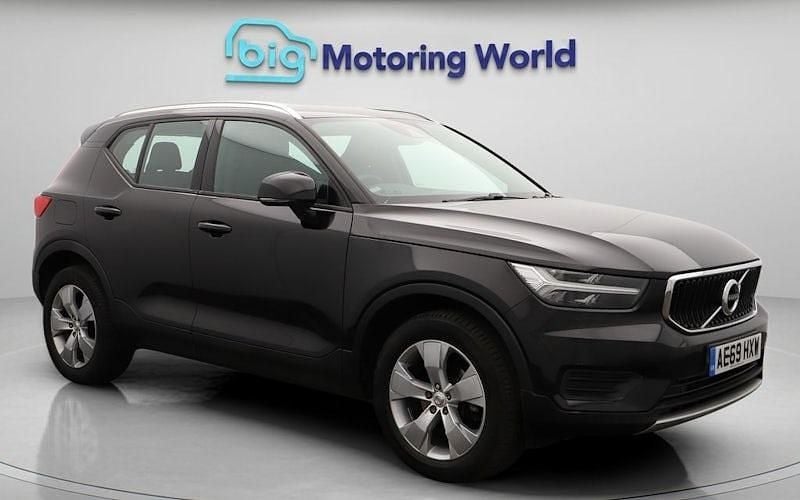 Used 2022 Volvo XC40 Momentum SUV | £19,300 (Super price) - Image 1/4