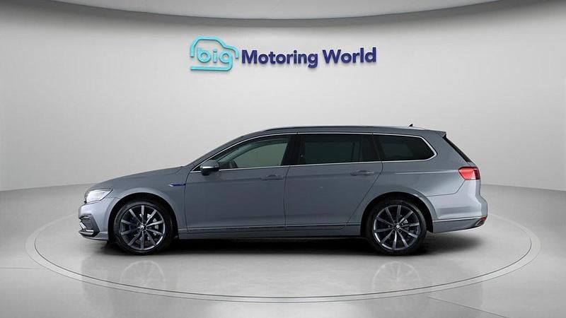 Used VW Passat Advance 218 HP (160 kW) 2022 Grey Estate
