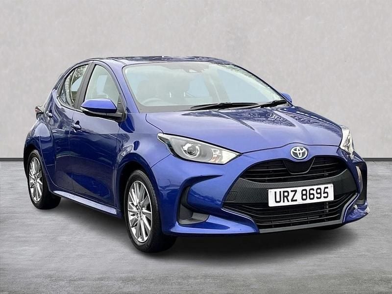 Used Toyota Yaris Hybrid 116 HP (85 kW) 2023 Blue Hatchback