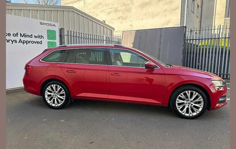 Used Skoda Superb SE L 147 HP (108 kW) 2022 Velvet red metallic Estate