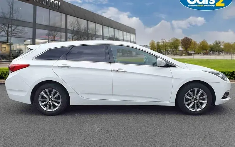 Used Hyundai i40 SE 116 HP (85 kW) 2016 White Estate