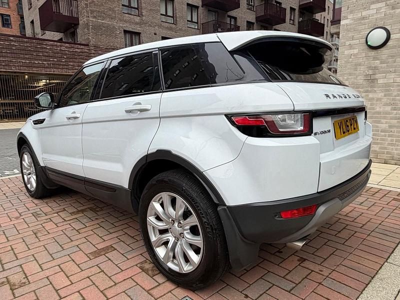 Used Land Rover Range Rover evoque SE 2016 White Estate