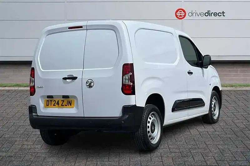 Used Vauxhall Combo S 100 HP (73 kW) 2024 White MPV