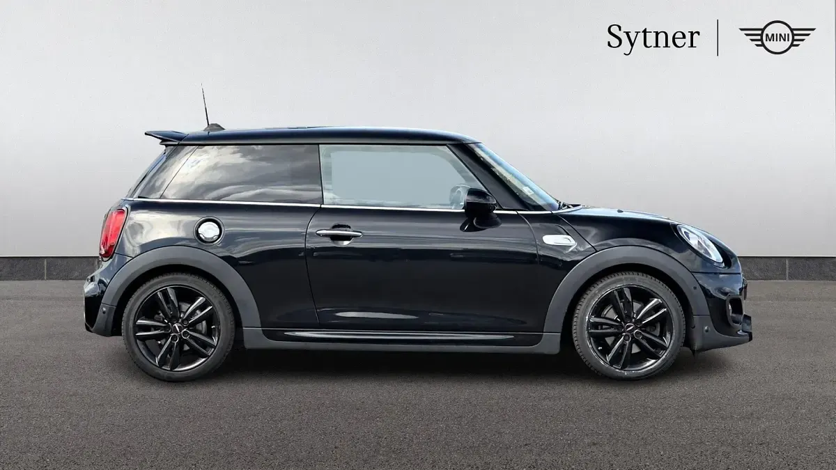 Begagnad Mini Cooper S Hatch 189 HK (139 kW) 2019 Svart Halvkombi