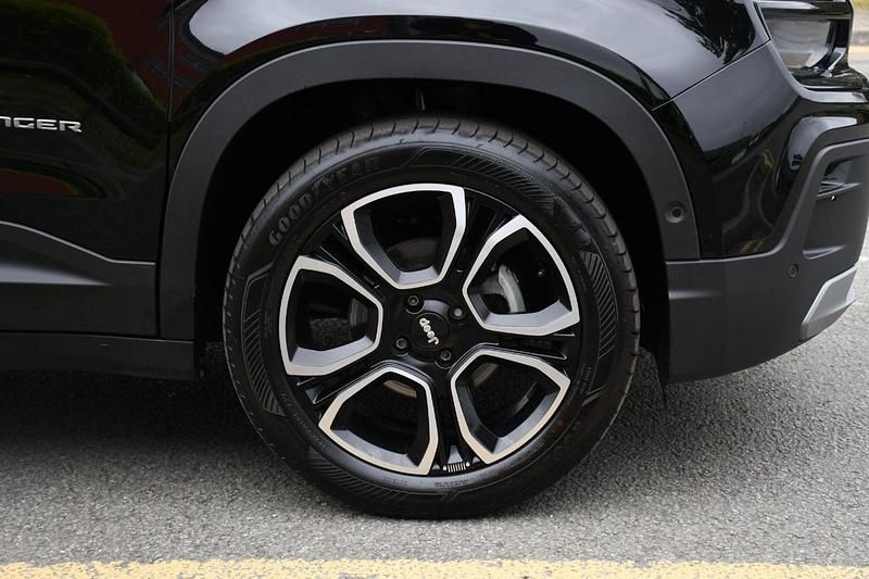 Used Jeep Avenger Summit 100 HP (73 kW) 2025 Red SUV