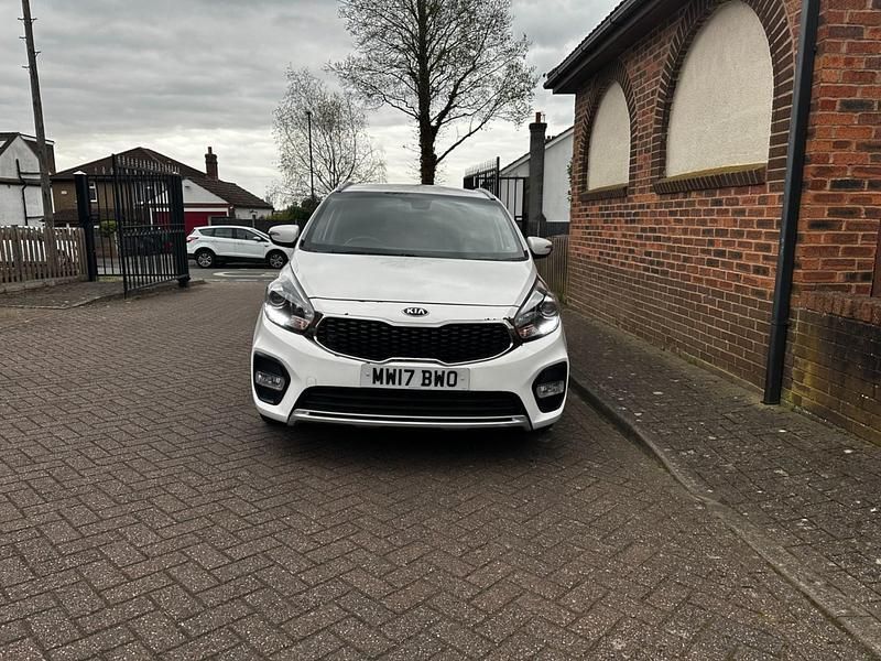 Used Kia Carens 133 HP (97 kW) 2017 White MPV