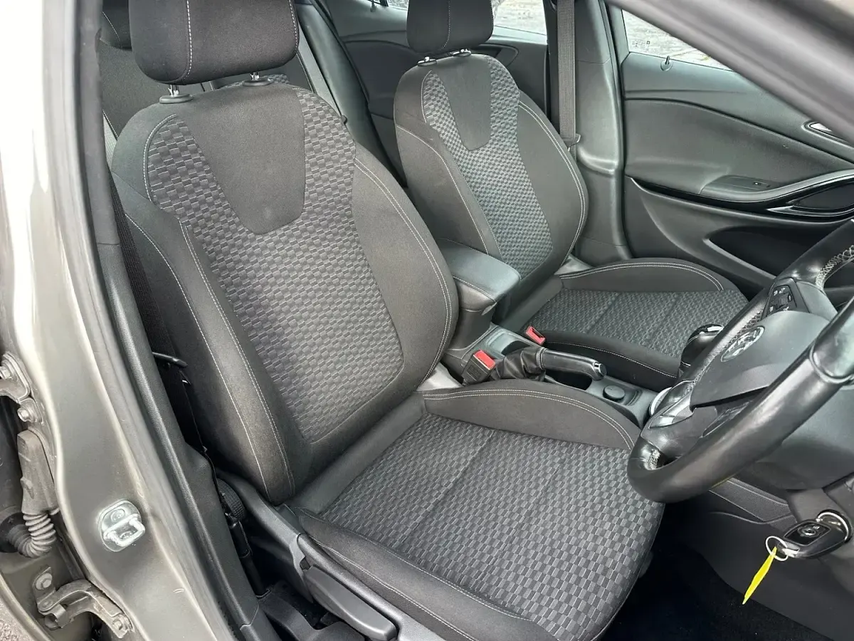 Used Vauxhall Astra SRi 2017 Grey Hatchback