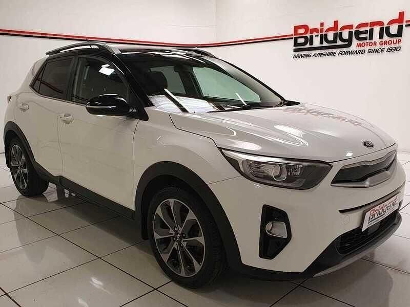 White Used 2018 Kia Stonic First Edition SUV | £8,999 (Fair price) - Image 1/4
