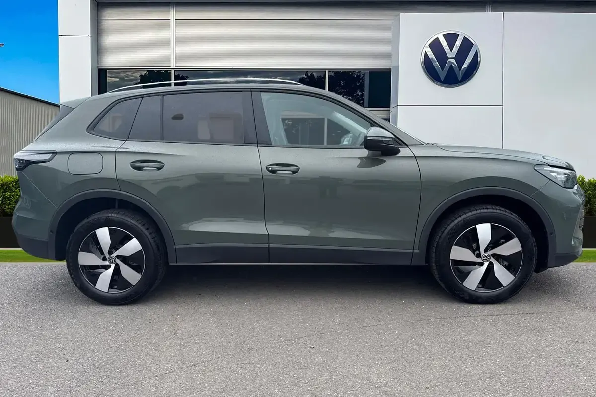 New VW Tiguan Match 204 HP (150 kW) 2025 Green SUV