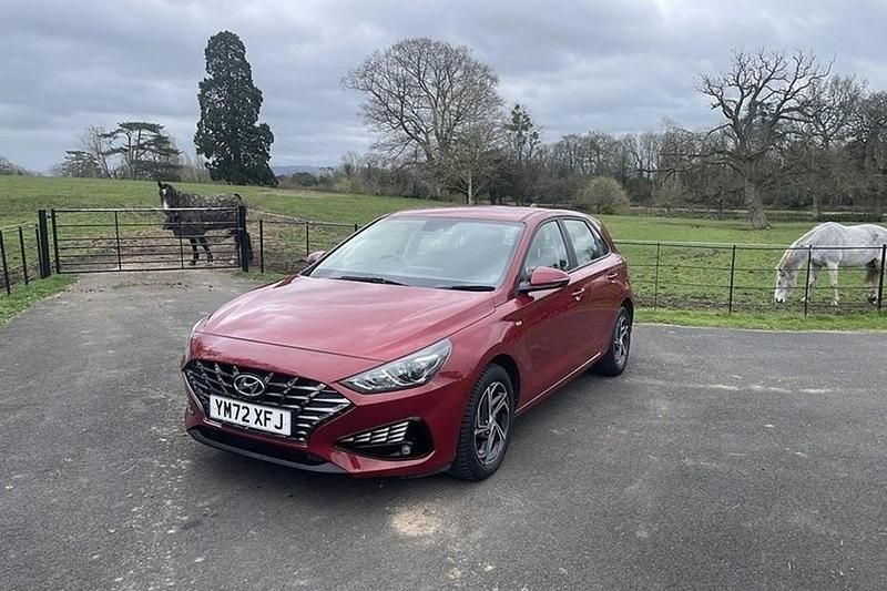 Used Hyundai i30 SE 120 HP (88 kW) 2023 Red Hatchback