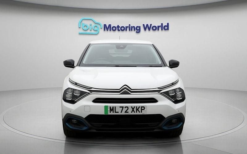 Used Citroën e-C4 Shine 100 kW (136 HP) 2022 White Hatchback