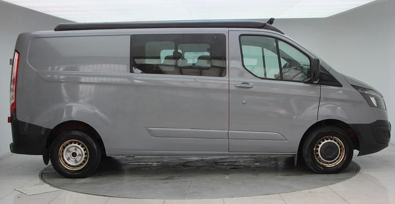 Used Ford Transit Custom 2016 Red Estate