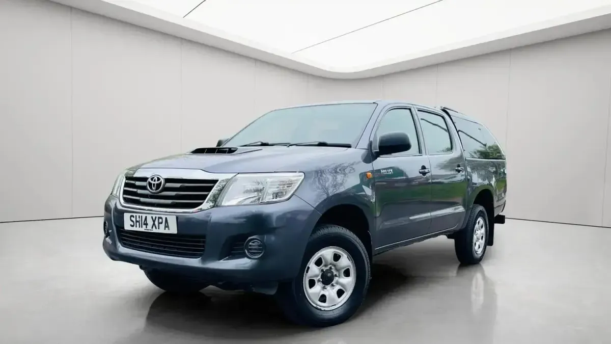 Second-hand Toyota HiLux Active 144 CP (105 kW) 2014 Gri Pickup