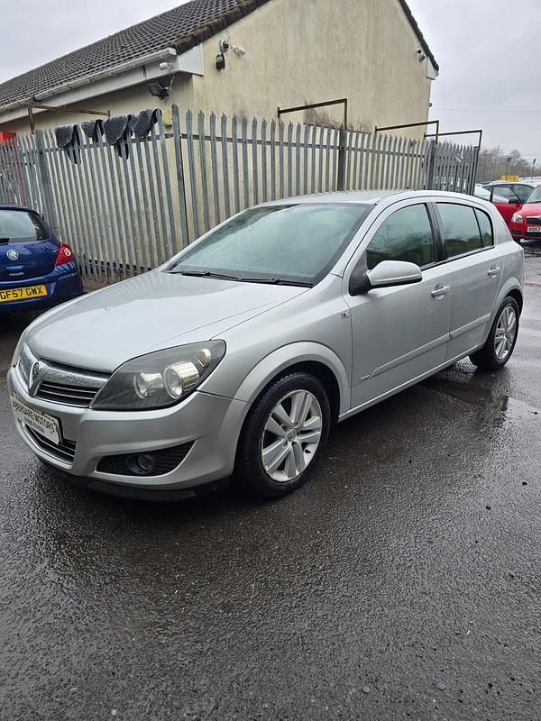 Used Vauxhall Astra 240 HP (176 kW) 2007 Silver Hatchback