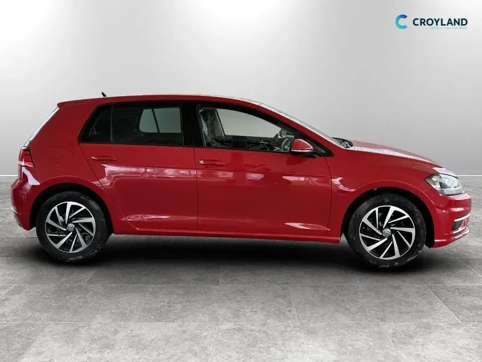 Begagnad VW Golf VII Match 115 HK (84 kW) 2019 Röd Halvkombi