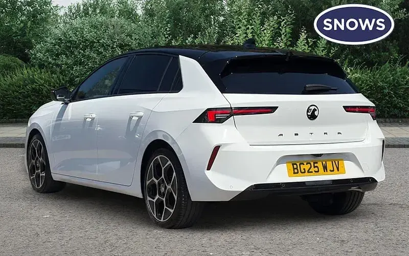 Used Vauxhall Astra Ultimate 131 HP (96 kW) 2026 Hatchback