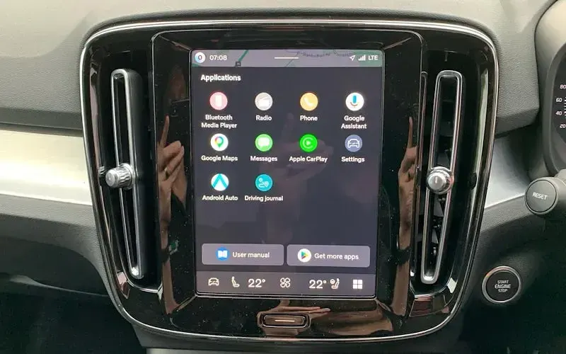 New Volvo XC40 Plus 163 HP (119 kW) 2027 Silver SUV